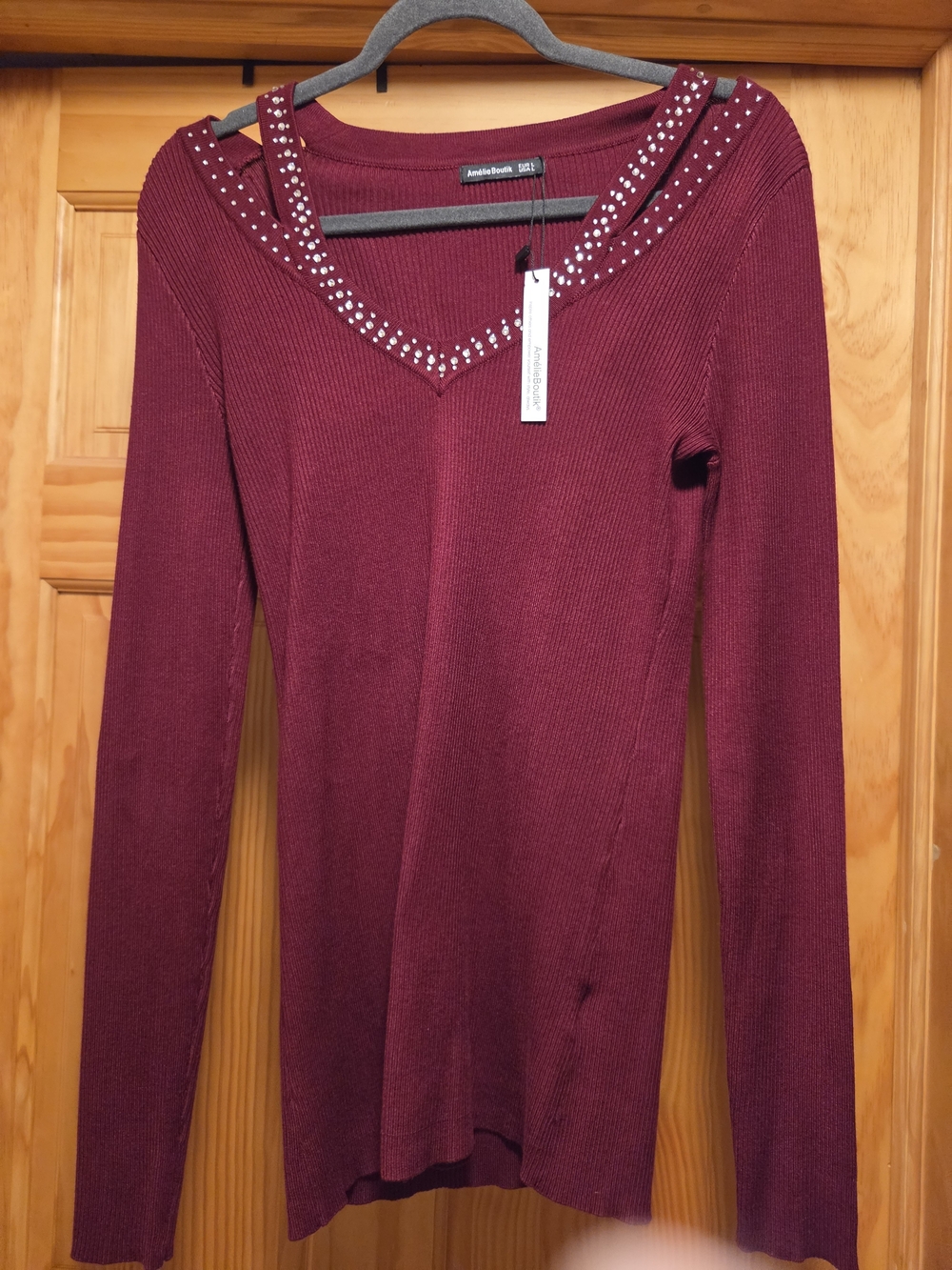Amelie Boutik Burgundy V-Neck Studded Ribbed Sweater Top
